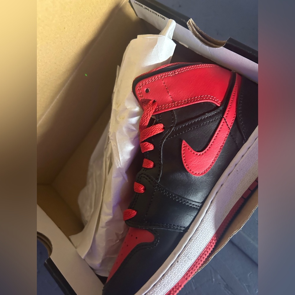Black and red air forces women size 5